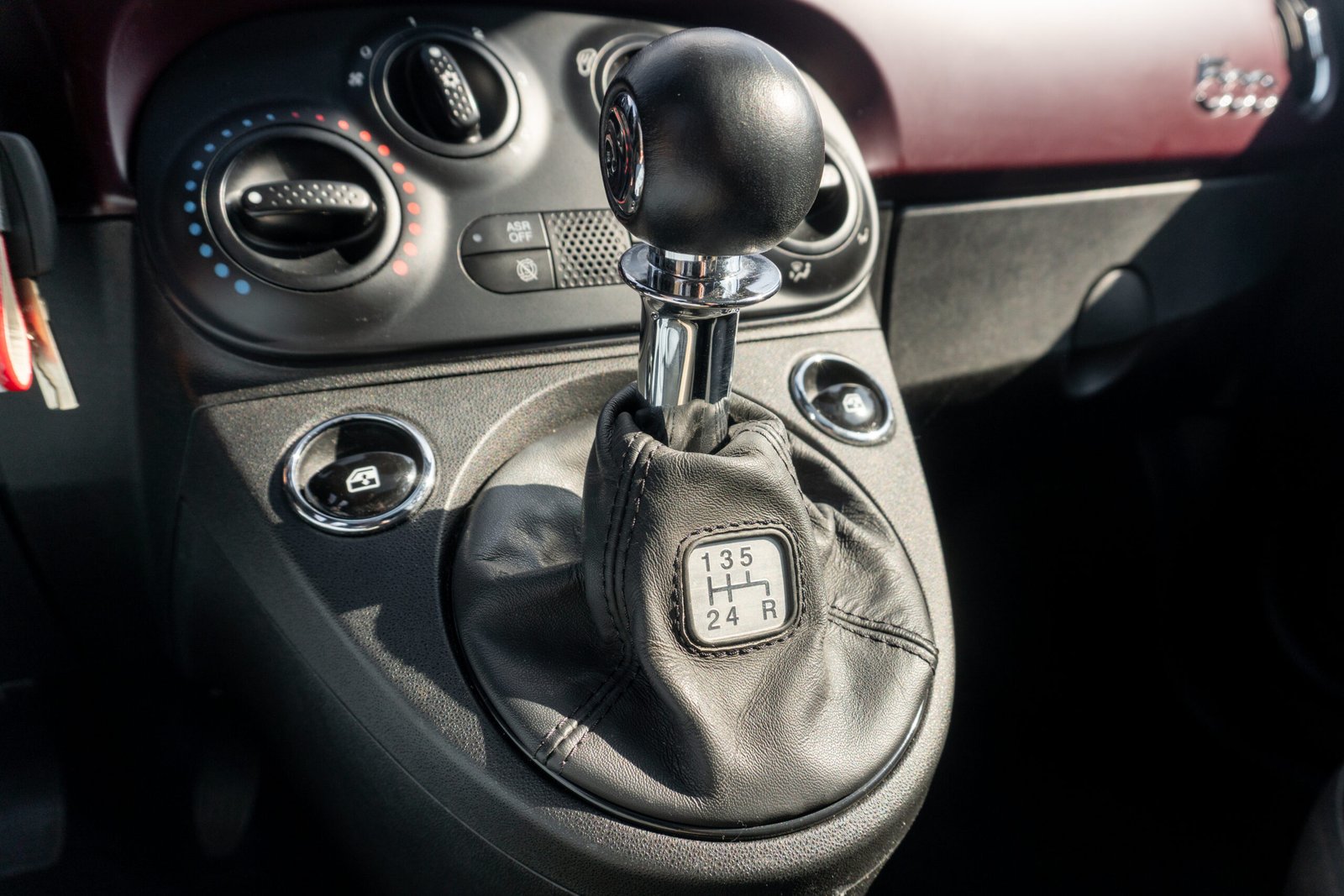 
								Fiat 500 1.2 Lounge full									