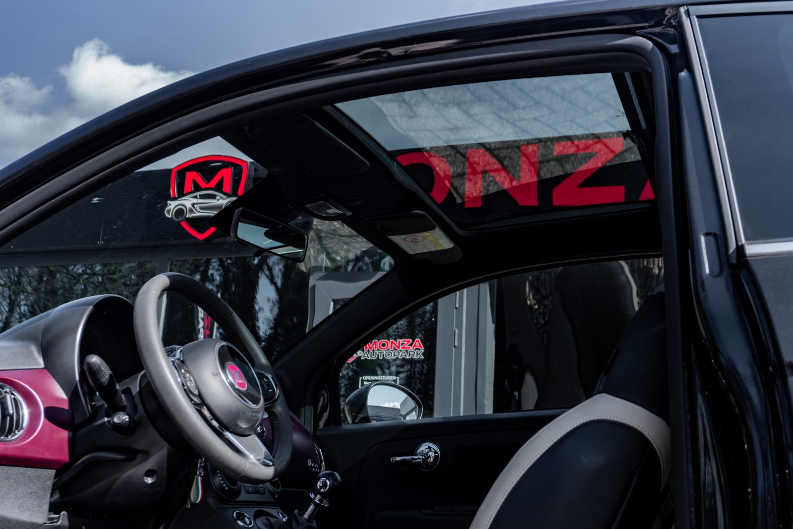 
								Fiat 500 1.2 Lounge full									